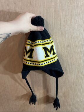Men’s 47 University of Michigan Pom-Pom Earflap Beanie Hat - Black & Yellow
